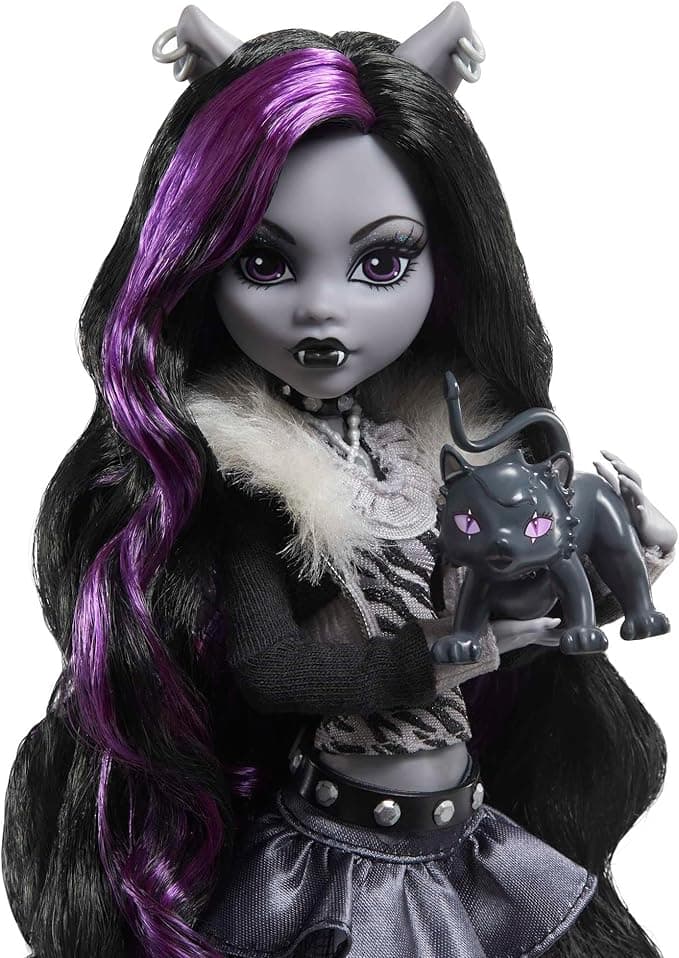 Monster High Reel Drama Doll, Clawdeen Wolf in Black and White, Collectible Reproduction with Doll-Size and Life-Size Posters, Horror Flick Theme
